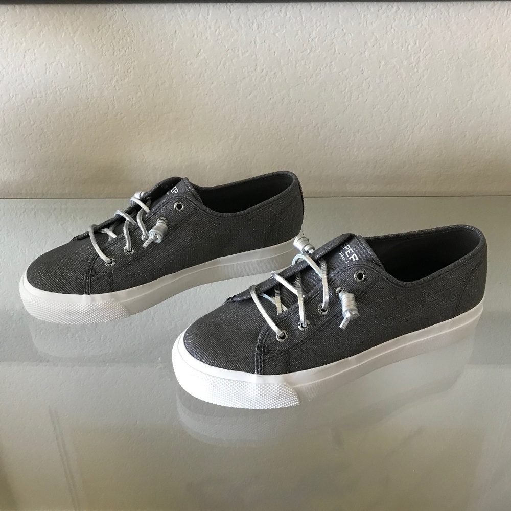 "NEW" SPERRY SNEAKERS